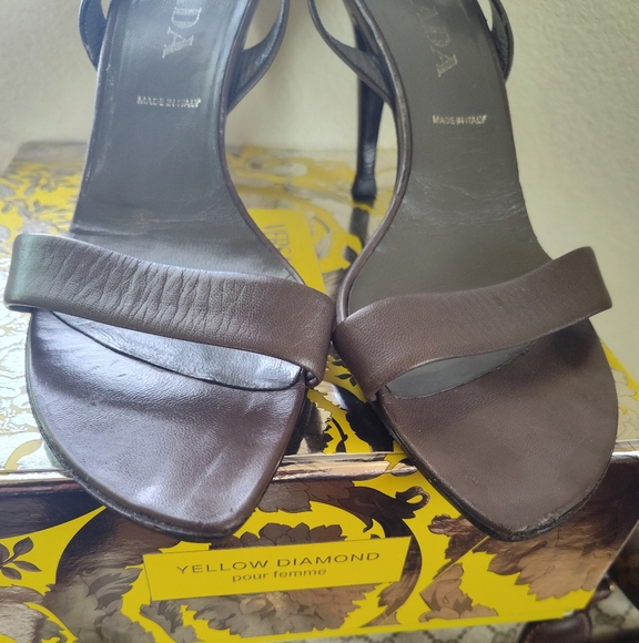 PRADA - Picture 12 of 12